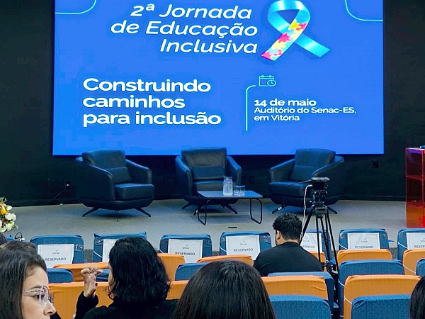 Evento reuniu educadores e especialistas para debater práticas inclusivas no ensino. Fotos: Divulgação.