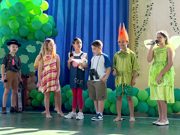 Literatura, criatividade e teatro marcam participação do 4º Ano “A” (matutino) no CEA Literário 2026