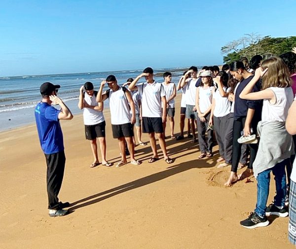 Estudantes da 2ª série do Ensino exploram ecossistemas costeiras e conservação marinha. Fotos: Divulgação.