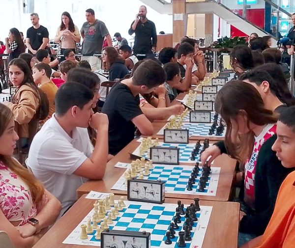 Com destaque em várias categorias, alunos do CEA mostraram talento, estratégia e dedicação durante o torneio realizado no Shopping Oriundi. Fotos: Divulgação.