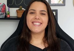 Durante a palestra Juliana deu dicas sobre a redação do Enem e explicou sobre os temas mais cobrados no exame. Foto: Divulgação